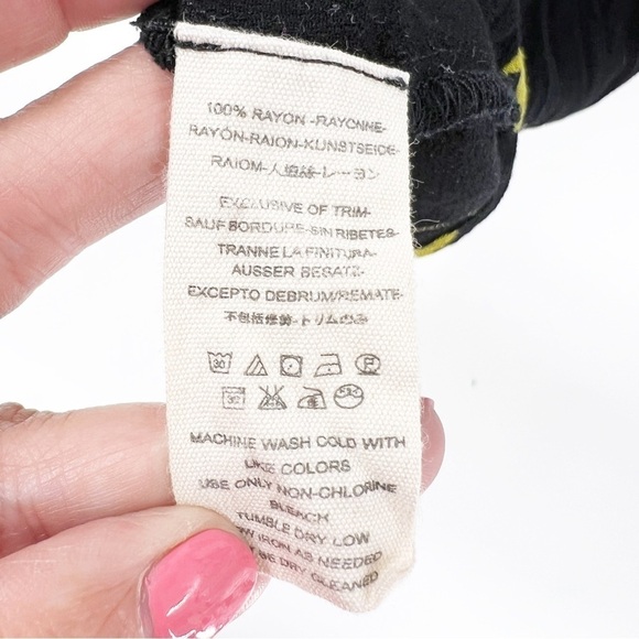 ✅‎ FREE PEOPLE TIME ON MY SIDE FLORAL WRAP DRESS BLACK SIZE MEDIUM - Picture 4 of 5